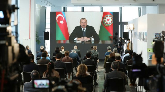 Prezidentin 4 saatdan çox davam edən mətbuat konfransı - Suallar və cavablar