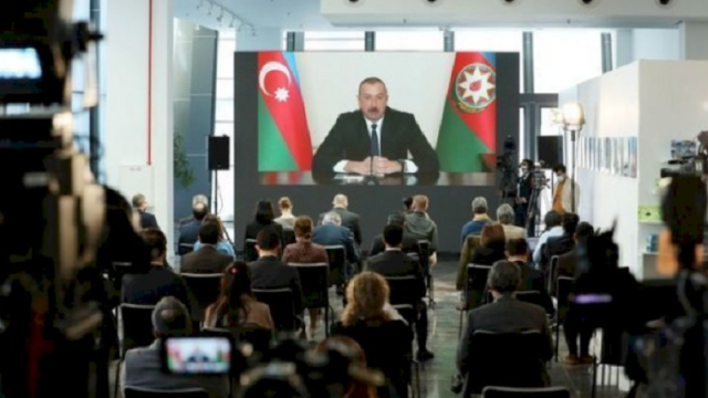 Prezidentdən bitməyən suallara zarafatla cavab - VİDEO