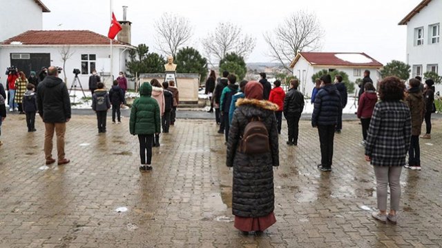 Türkiyədə əyani təhsilin bərpası 1 günlük təxirə salındı