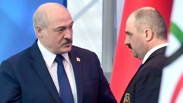 Aleksandr Lukaşenko oğlunu vəzifədən azad etdi