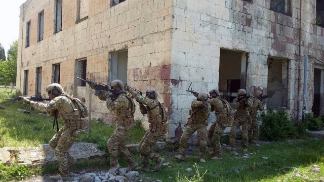 Azərbaycan Ordusu Qarabağda anti-terror əməliyyatı apara bilər - Polkovnik