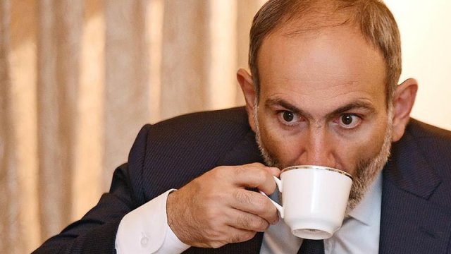 İrəvanda gərginlik ən pik həddə: Snayperlər gətirildi