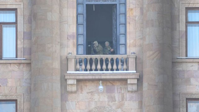 Snayperlər Paşinyanı belə qoruyur - VİDEO