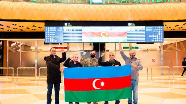 Türkiyəyə müalicəyə göndərilən 4 qazixa0 sağalıb Vətənə qayıtdı - FOTO
