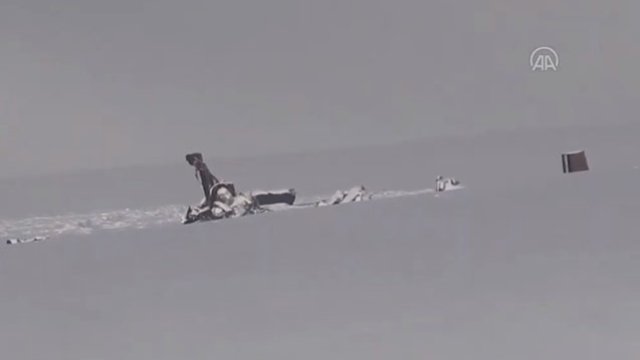Türkiyədə qəzaya düşən helikopterin dağıntılarından ilk görüntü - VİDEO