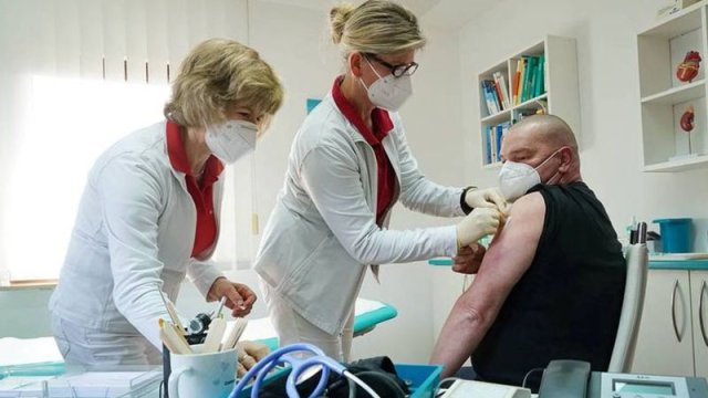 Vaksinasiyada uğursuzluq 100 milyard avronun itirilməsinə səbəb ola bilər