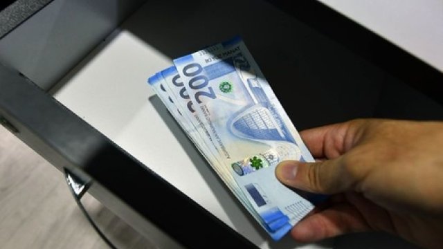 Şəhid atasına qarşı dələduzluq