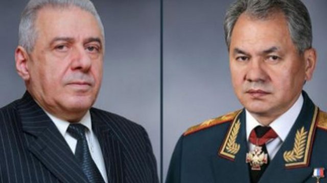 Rusiya və Ermənistan müdafiə nazirləri telefonla danışdı