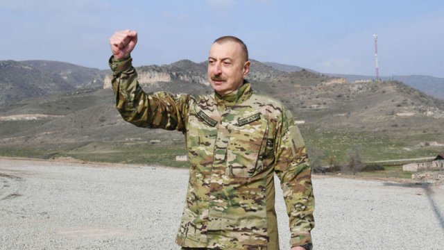Dövlət agentliyində İlham Əliyevin 