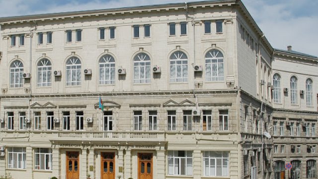 Konstitusiya Məhkəməsi Xətai Rayon Məhkəməsinin müraciətinə baxdı