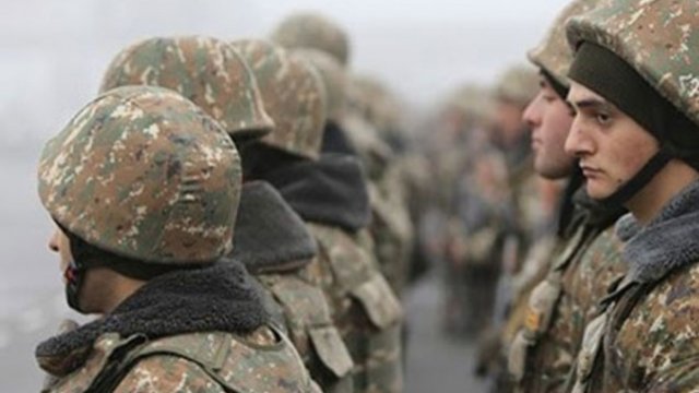 Ermənistanda əsgərlərə qohumları ilə görüş qadağan edildi
