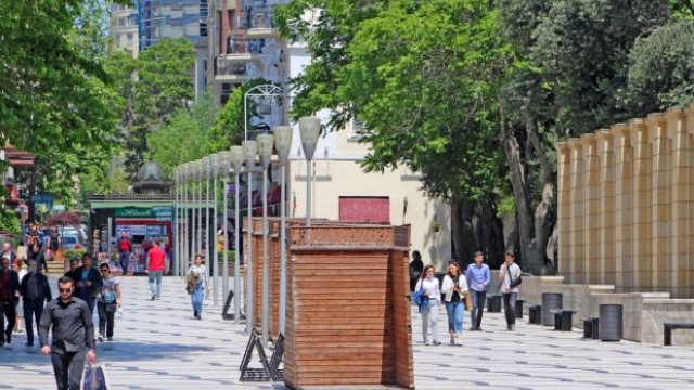 Virusa yoluxmamaq üçün özünüzü bu insanlardan qoruyun