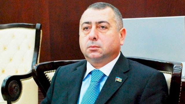 Rafael Cəbrayılov “211”lə başlayan nömrəsini satışa çıxardı - FOTO