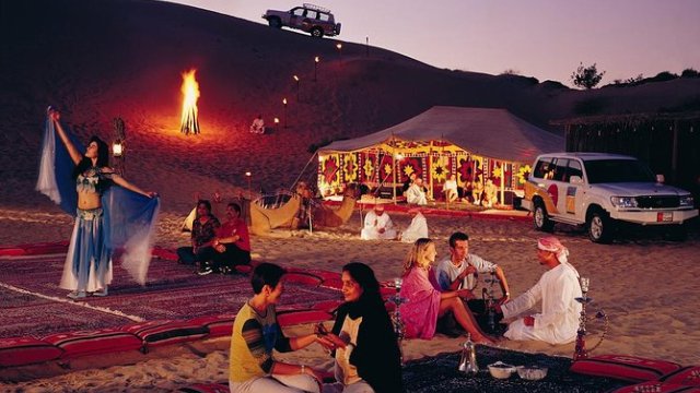 Azərbaycanlı müğənni və həyat yoldaşı Dubayda (FOTOLAR)