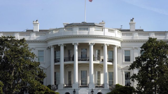 Ağ Evdə bayraq endiriləcək