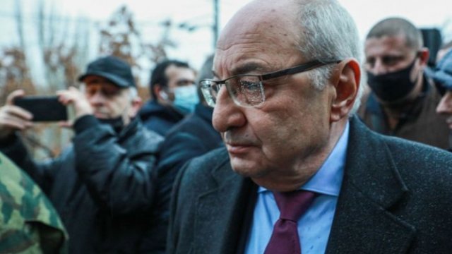 “Müharibədə 5 mindən çox əsgər itirdik” - Vazgen Manukyan