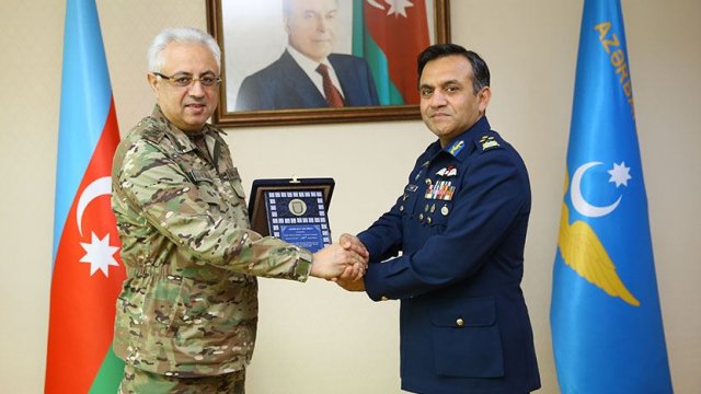 Pakistanın hava marşalı Azərbaycanda - VİDEO
