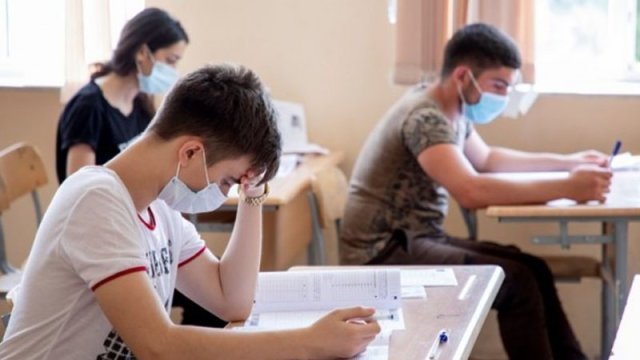 Qəbul imtahanına qədər 18 yaşı olan oğlanların NƏZƏRİNƏ