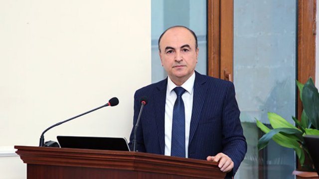 Baş nazir Əminağa Sadıqovu İŞDƏN ÇIXARDI