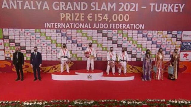 Cüdoçumuzdan bürünc medal