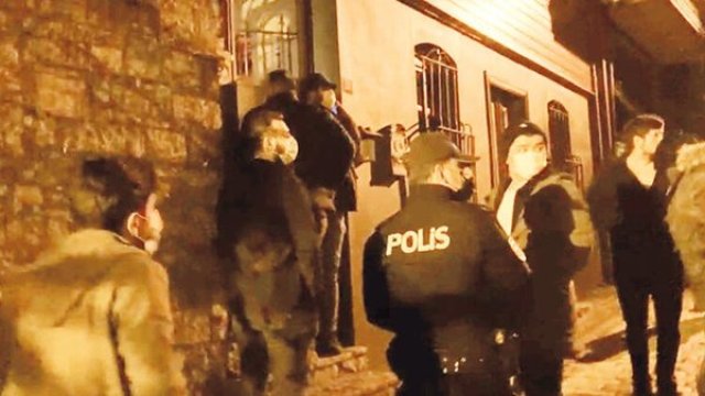 Polis məşhur aktrisanın evinə basqın etdi - Qonşuların şikayəti əsasında (FOTO)