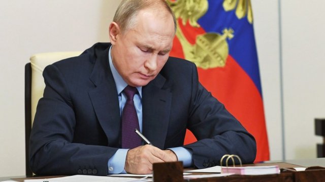 Putin bu qanunu imzaladi