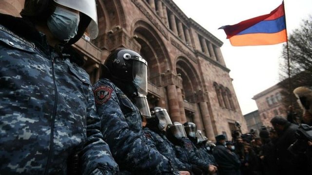 Ermənistan müxalifəti aksiyalara başladı