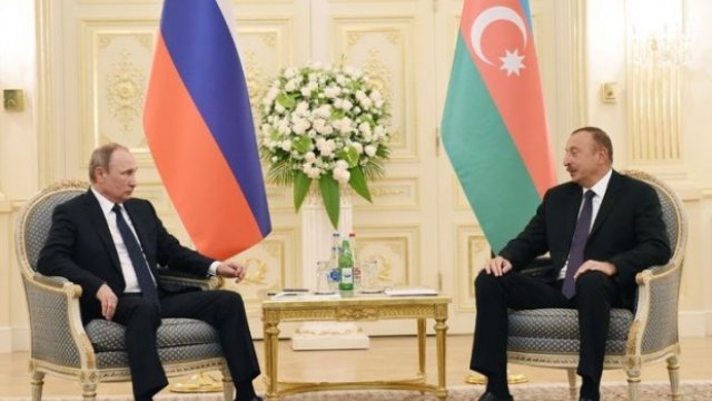 İlham Əliyev Putinlə Qarabağı müzakirə edib
