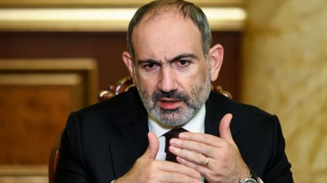 “Azərbaycan peyk alanda, Ermənistan rəhbərliyi Yunan adalarında torpaq alırdı” - Paşinyan