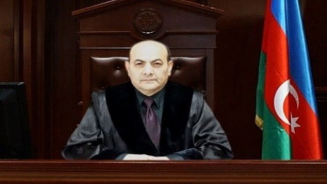 Koronavirusdan ölən hakimin oğlu həbsdən buraxıldı - FOTO/VİDEO