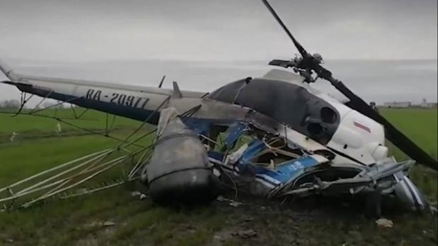 Rusiyada helikopter qəzaya uğrayıb: Ölən var - VİDEO