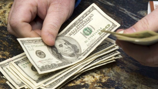 Şou biznesdə pul qalmaqalı: 12 min dolları kim mənimsəyib? - VİDEO