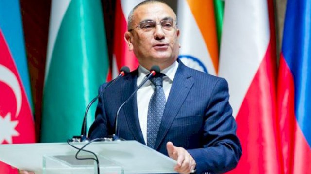 İlham Əliyev icra başçısını vəzifəsindən azad etdi