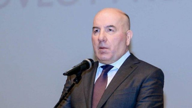 Elman Rüstəmov yaxın adamını qalib etdi – Mərkəzi Bankın şübhəli tenderi