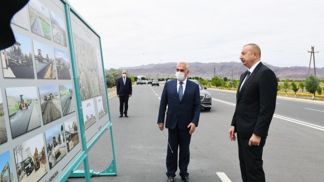 İlham Əliyev Culfa-Ordubad magistral avtomobil yolunun açılışında iştirak edib