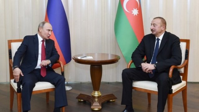 İlham Əliyevlə Putin Qarabağ ətrafında vəziyyəti müzakirə etdi (YENİLƏNİB)