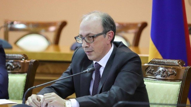 Ara Ayvazyan istefa verdi