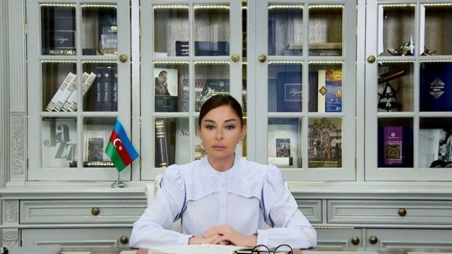 Mehriban Əliyeva Azərbaycan xalqını təbrik etdi - FOTO