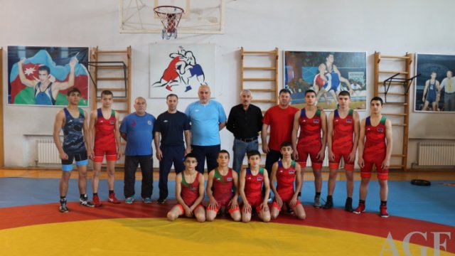 Azərbaycanın iki güləşçisi AÇ-nin finalında