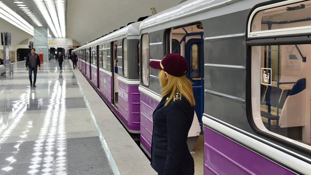 Bakı metrosu fəaliyyətə başladı