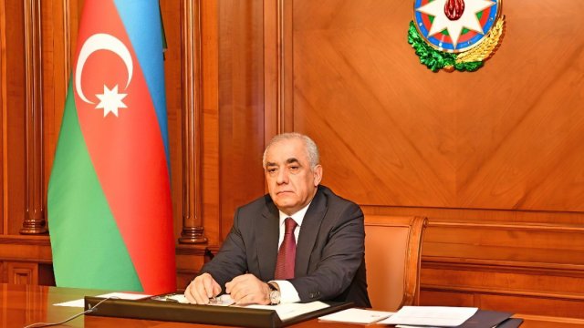 Baş nazirdən ölkədaxili uçuşlarla bağlı QƏRAR