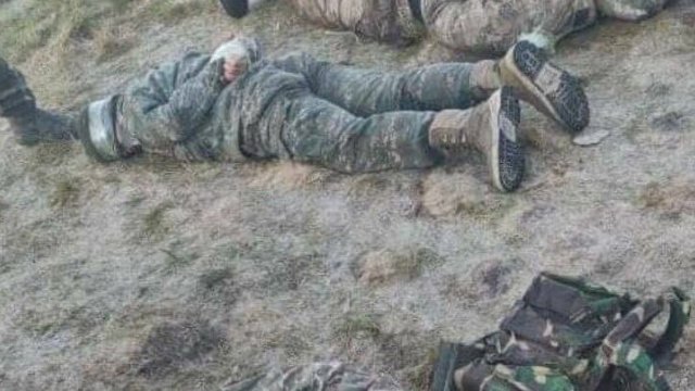 Azərbaycan Laçında tutulan erməni hərbçini Ermənistana TƏHVİL VERDİ