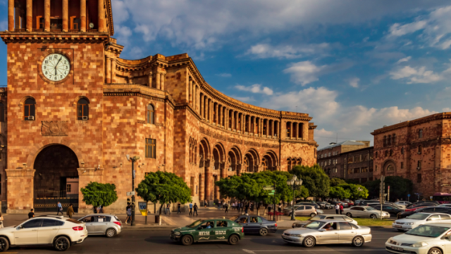 Ermənistanda seçki qalmaqalı - Seçicilər pulla ələ alınır