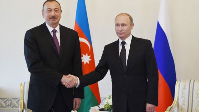 İlham Əliyev Putini təbrik etdi