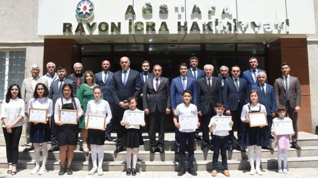Ağstafada şagirdlər arasında keçirilən müsabiqənin qalibləri mükafatlandırıldı - FOTOLAR