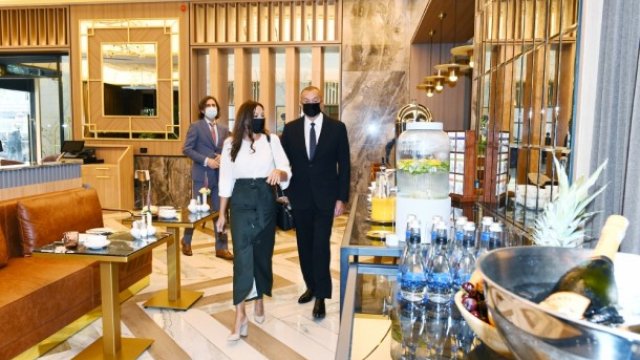İlham Əliyev və Mehriban Əliyeva Bakıda otel açılışında -xa0FOTO (YENİLƏNİB)
