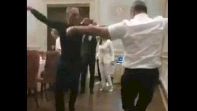 Van Damm azərbaycanlı qudasıyla belə rəqs etdi -xa0VİDEO