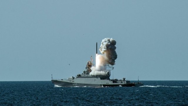 NATO ilə Rusiya arasında silahlı insident: Atəş açıldı, təyyarələr bombaladı