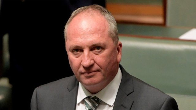 Baş nazirin müavini cərimələndi