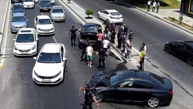 Bakıda qəza tıxaca səbəb oldu - FOTO